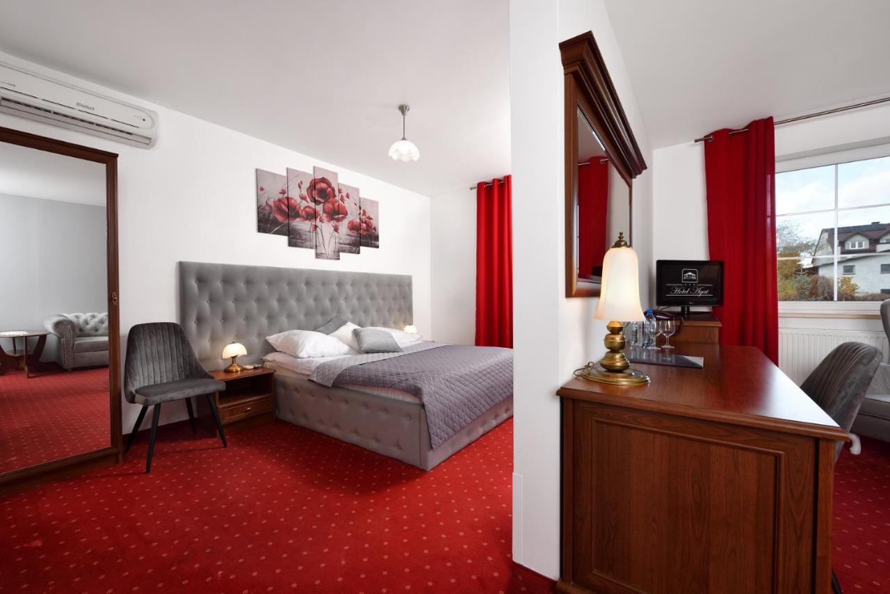 Hotel Agat Piotrków Trybunalski المظهر الخارجي الصورة