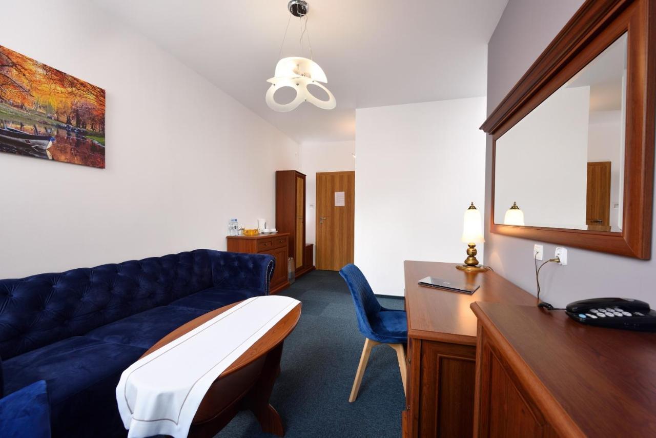 Hotel Agat Piotrków Trybunalski المظهر الخارجي الصورة